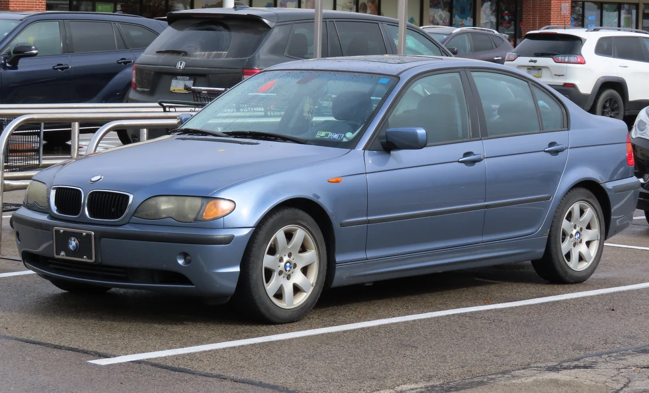 BMW 325i saloon (E46)
