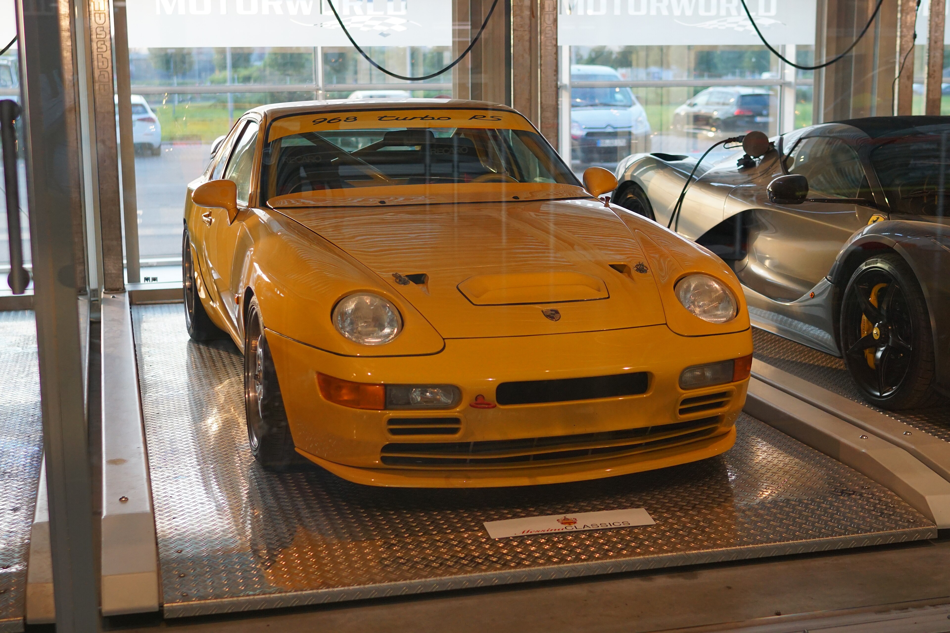 Hero visual for Porsche 968 Turbo RS in Australia